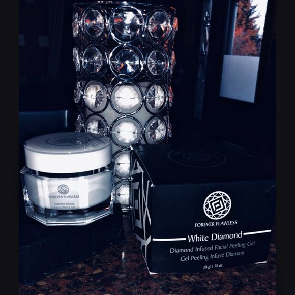 Forever Flawless Facial Peeling Gel White Diamond - Picture 4 of 9